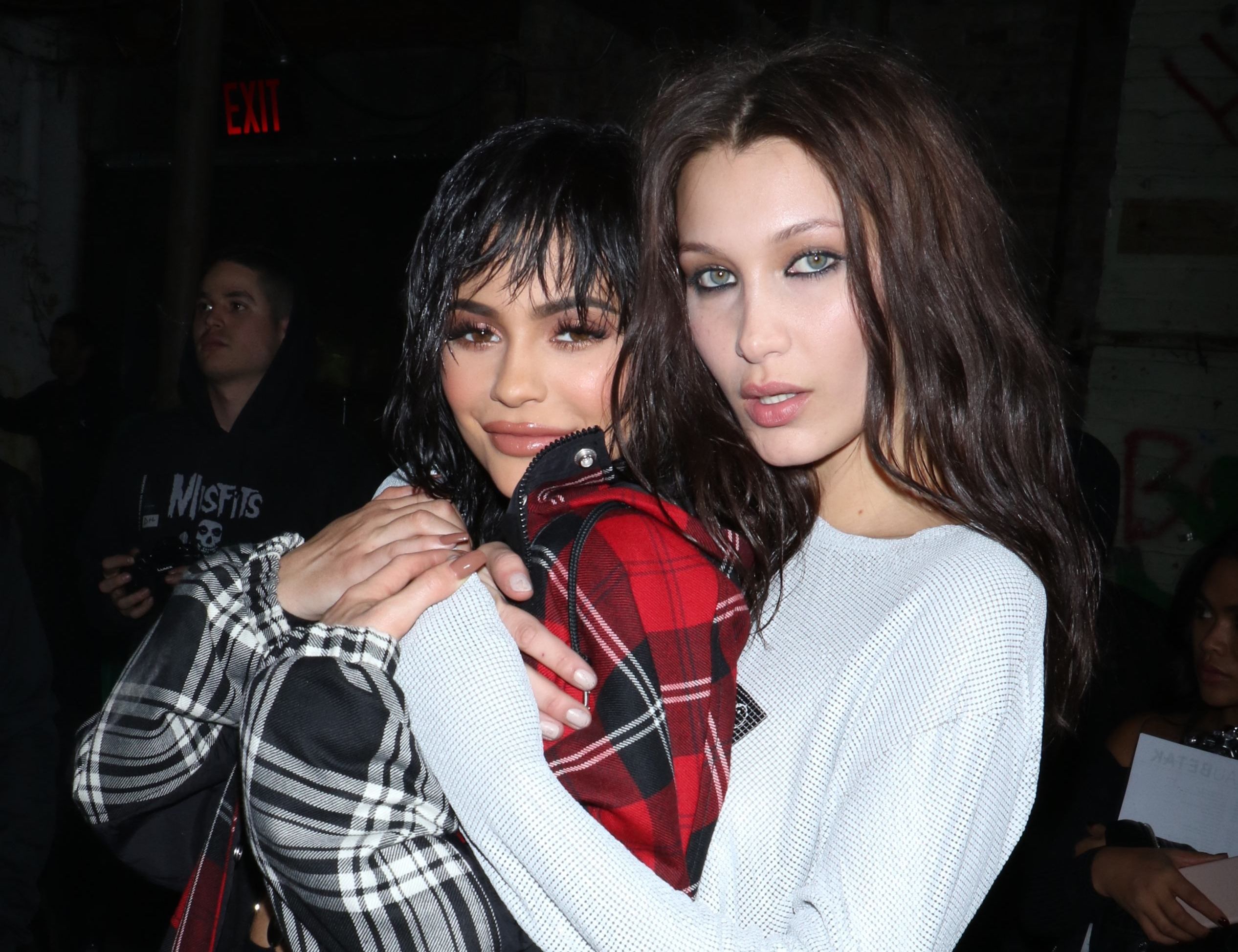 Kylie Jenner și Bella Hadid folosesc acest produs pentru a scăpa de acnee