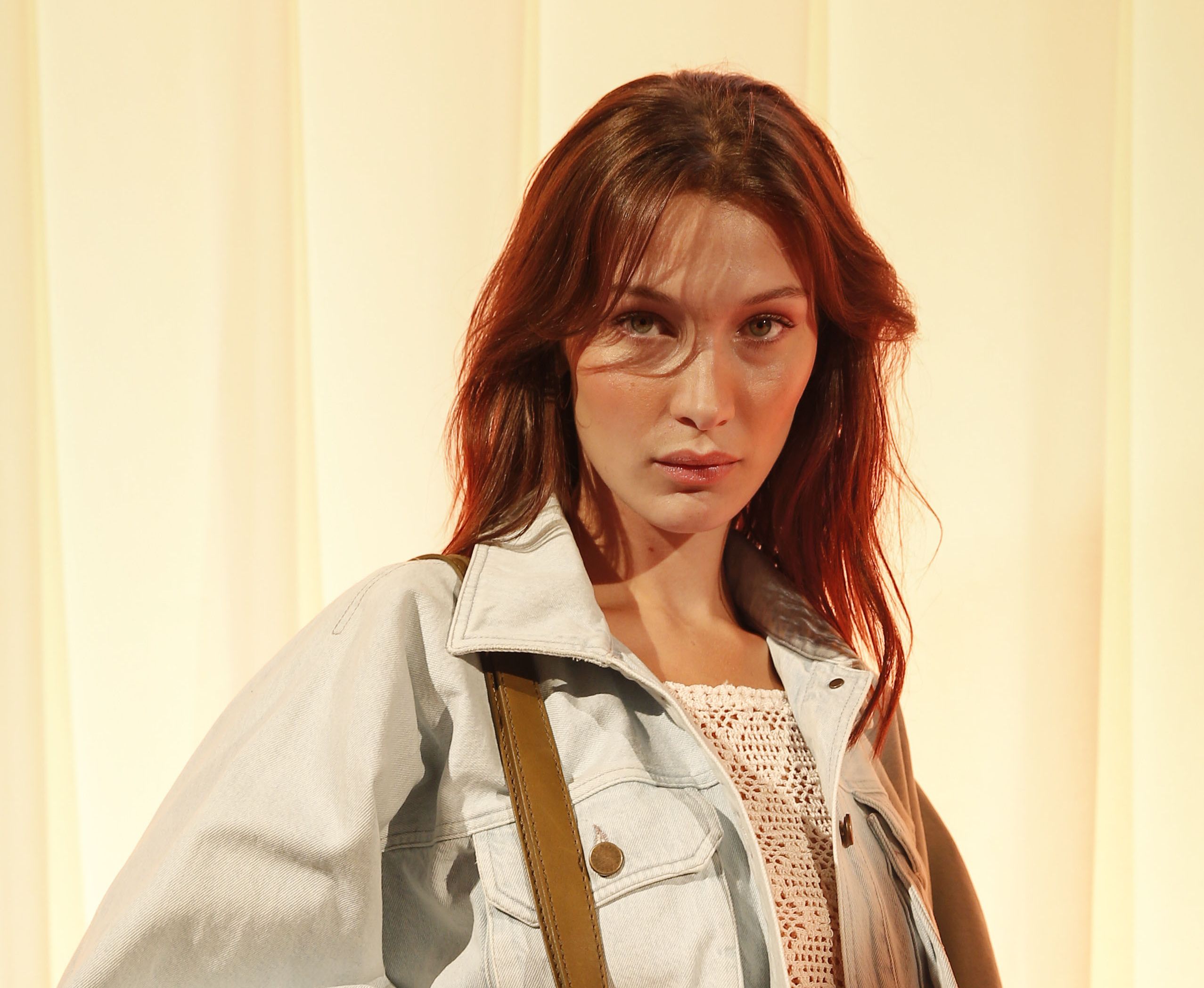 Trucul folosit de Bella Hadid în zilele în care nu îi stă bine părul