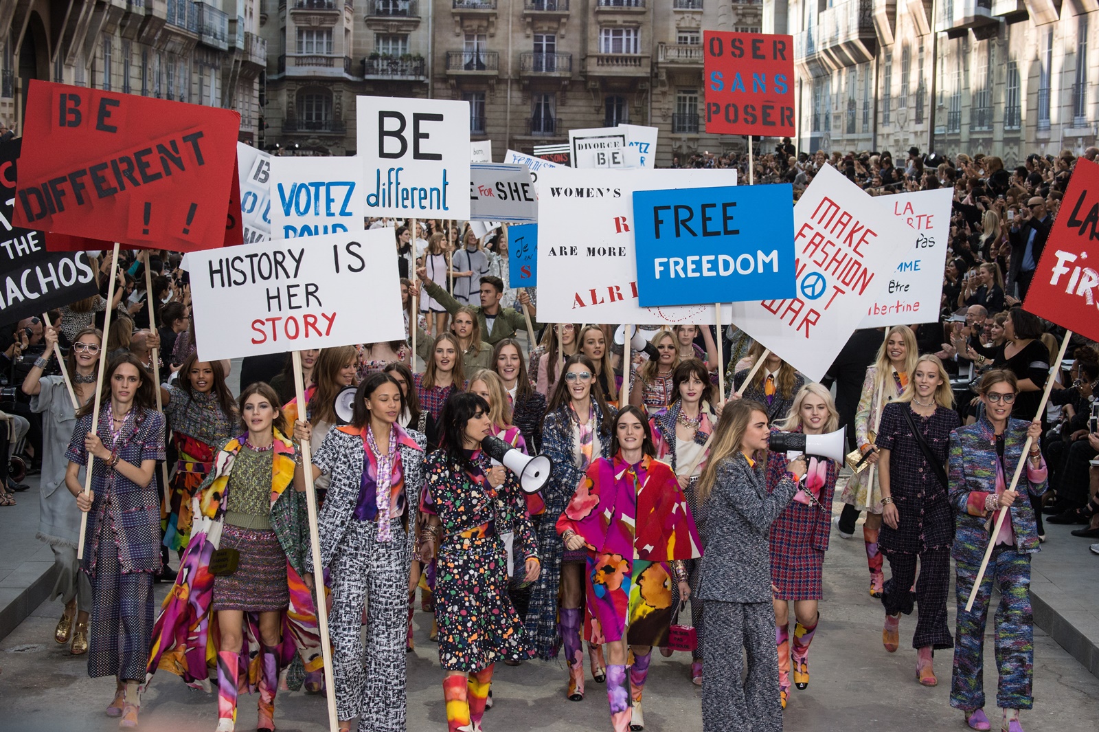 De ce e important să cunoaștem istoria recentă dintr-o perspectivă a femeilor - despre feminismele locale și luptele pentru emanciparea femeilor din România.